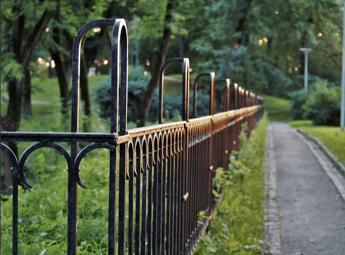 Fence contractor in Claremore