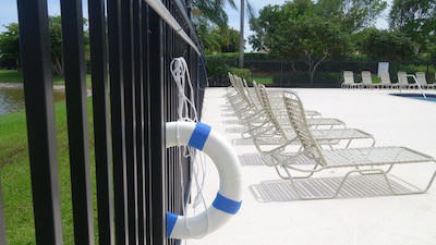 fence for swimming pool