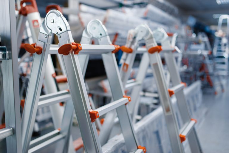 Best Ladder for Cleaning Gutters 2022 Expert Home Report