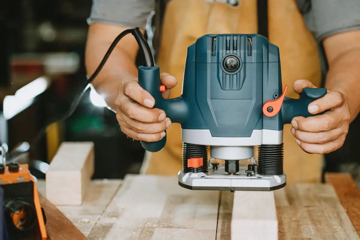 Top 5 Cordless Routers for Woodworking in 2022