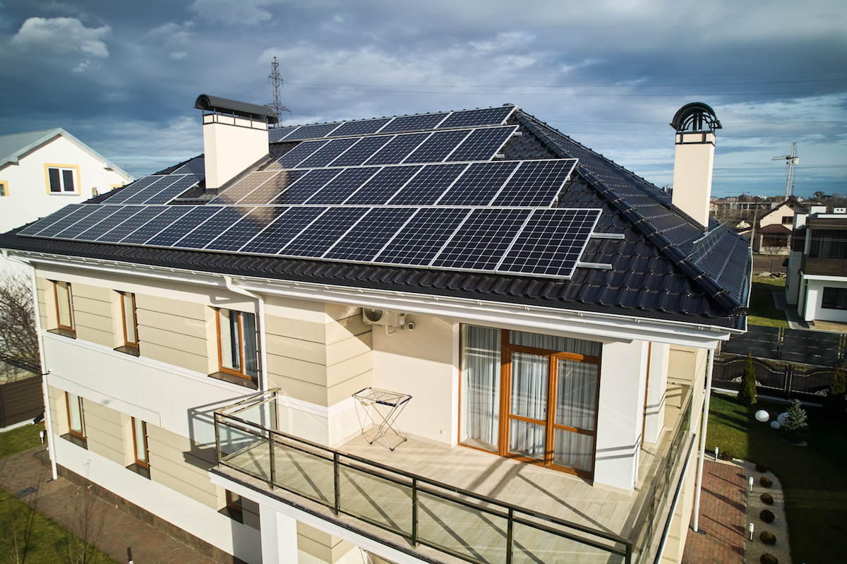 How to Fit Solar Panels Into the Design of a Private Home