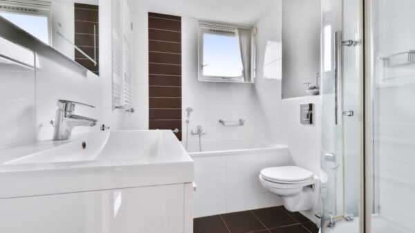 What Is The Cost of Remodeling A Mobile Home Bathroom
