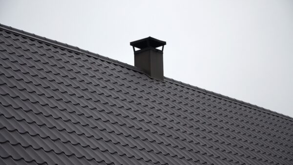 The Pros and Cons of Metal Roofing For Your Home