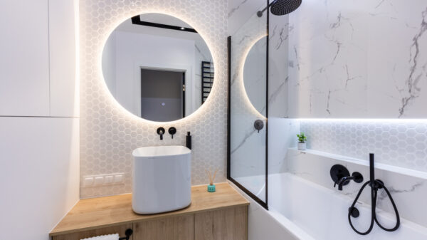 How to Match Vanity Lighting With Your Bathroom Decor