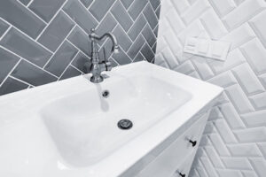 How to Enhance Space of Small Bathrooms Using Chevron Tiles