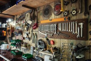 8 Easy Tips to Maintain Your Garage Organized and Clean