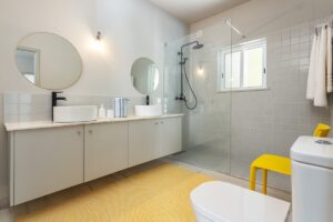 Budget-Friendly Bathroom Makeovers: 9 Tips for a Stunning Revamp